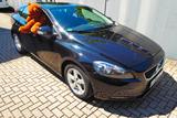 Volvo V40 Kinetic 1.Hand Scheckheft - gebrauchte Volvo V40 aus dem Jahr 2018