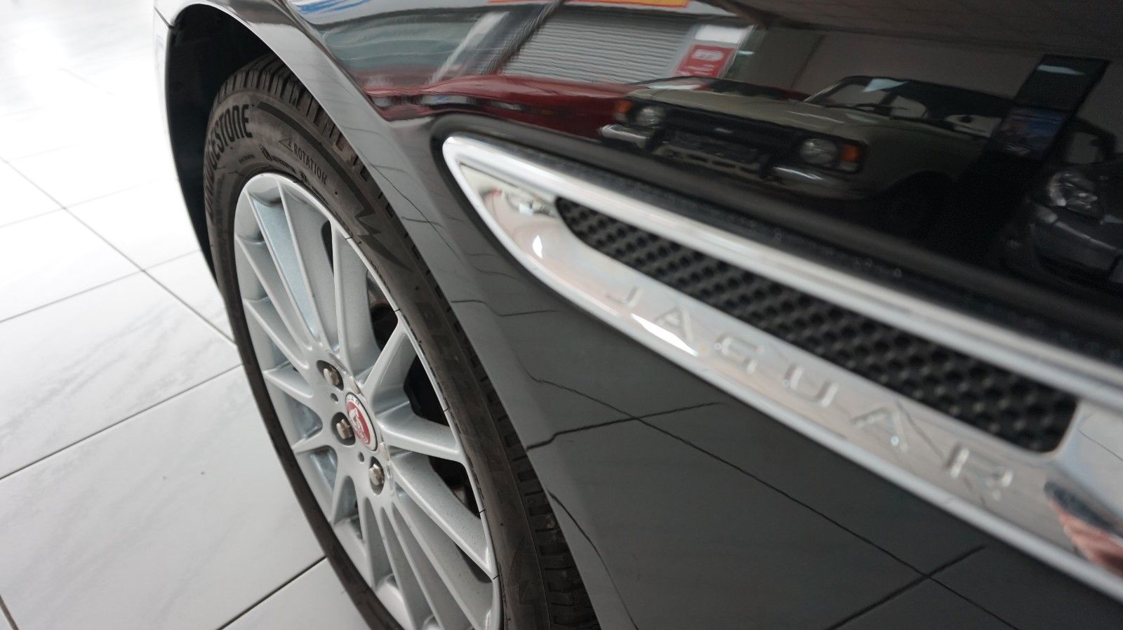 Fahrzeugabbildung Jaguar XE Prestige