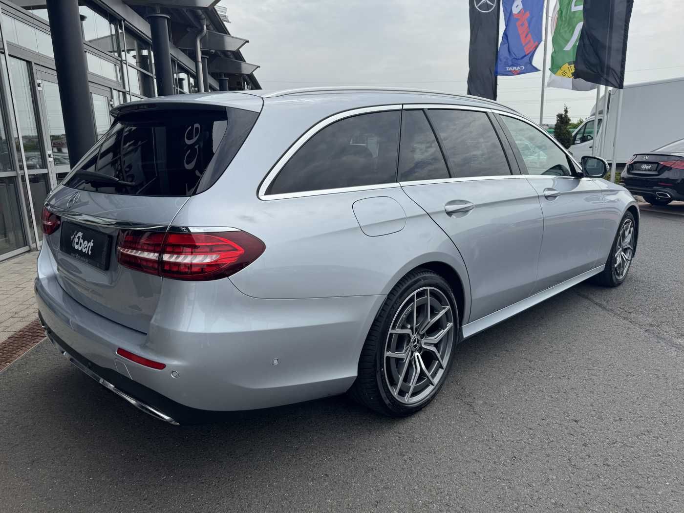 Fahrzeugabbildung Mercedes-Benz E 220d T AMG+AHK+ESD+RKamera+TotW+ Ambiente