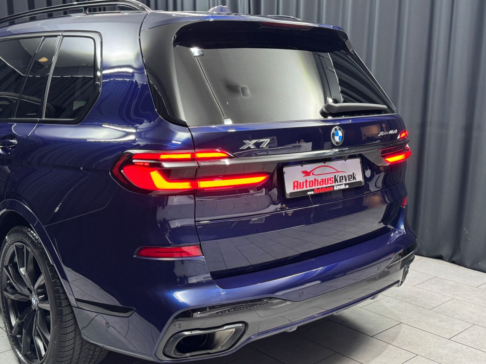 Fahrzeugabbildung BMW X7 xDrive 40 d M SPORT PRO|SKY-LOUNGE|MASSAGE|