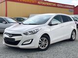 Hyundai i30 CW 1.4 CRDi KLIMA,Anhängerkup.PDC,Allwetterr - Hyundai i30 aus 2012 mit Diesel-Antrieb: Kombi