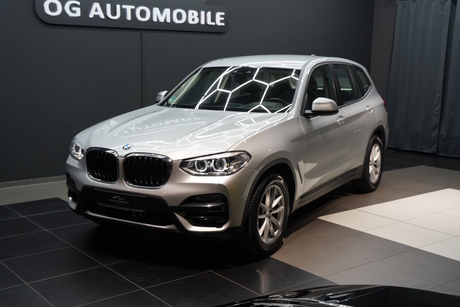 BMW X3 xDrive 20 d Advantage*AHK*KAMERA*HEADUP*LED foto 1
