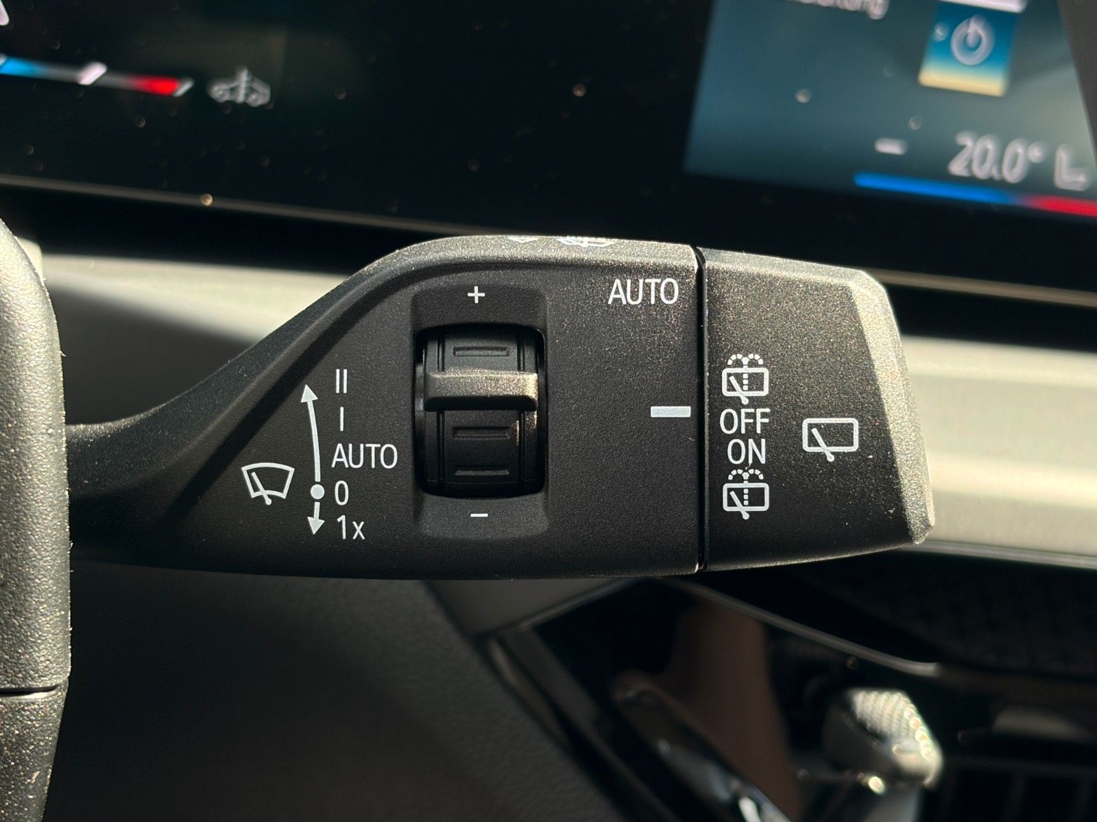 Fahrzeugabbildung BMW 318i Touring 3Z-Klima Kamera Tempomat Alarm SHZ