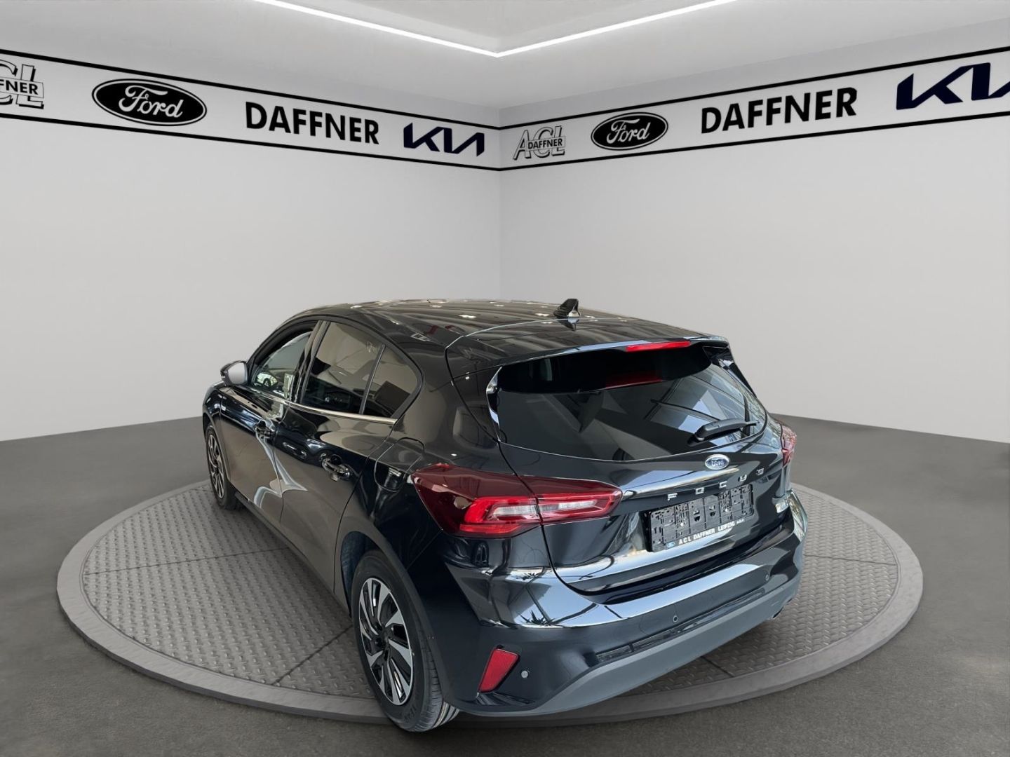 Fahrzeugabbildung Ford Focus Titanium X 1.0 EcoBoost Mild-Hybrid EU6e