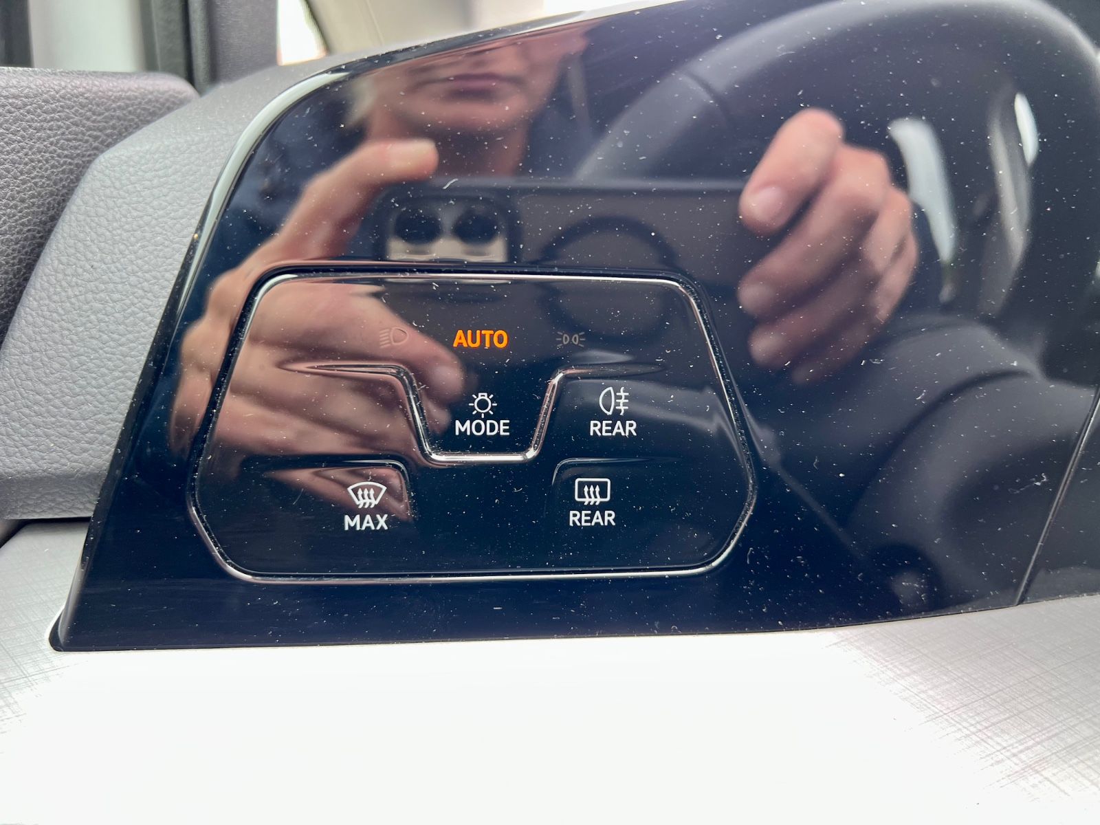 VW Golf 1.5 TSI Life LED SHZ CARPLAY PDC GJR ALU