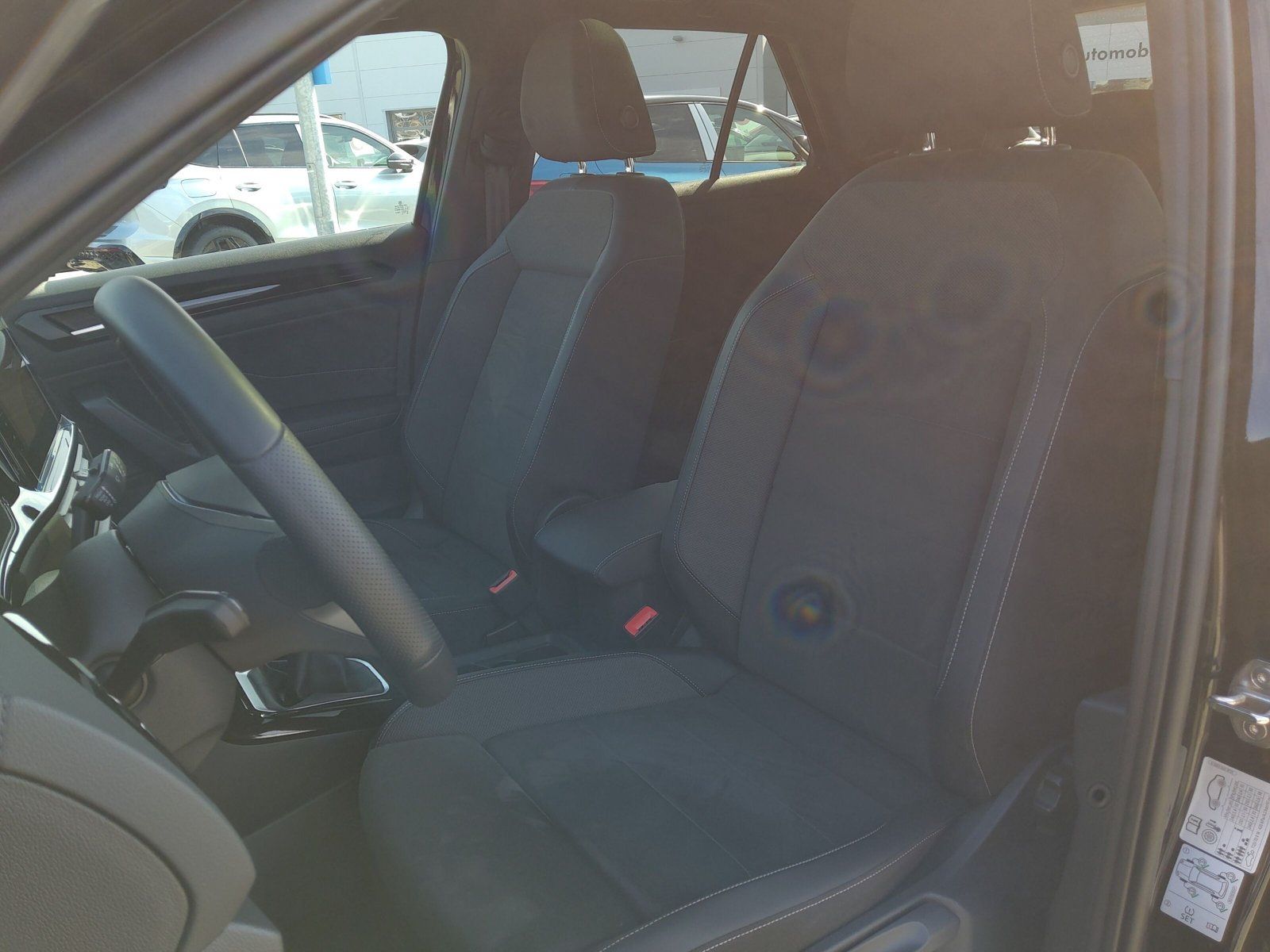 Volkswagen T-Roc - Bild 12