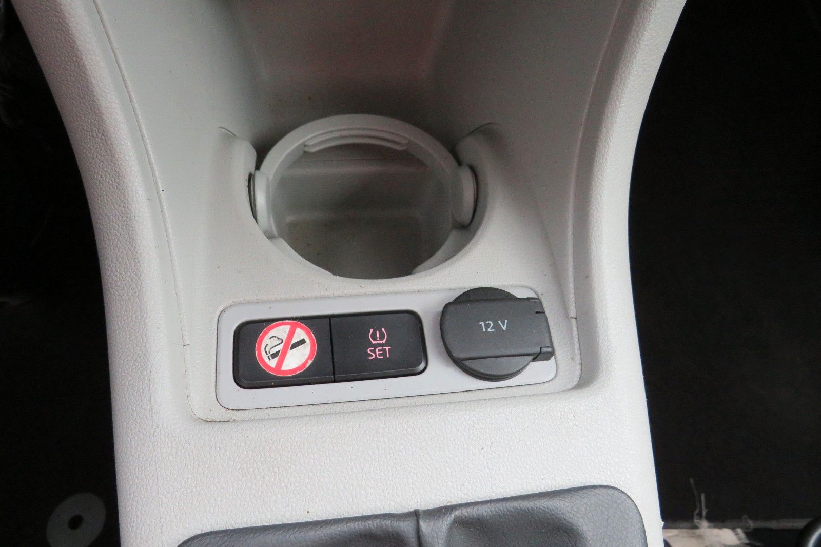 Fahrzeugabbildung SEAT Mii Style 4-TÜREN KLIMA ZV EFH TELVOR 1.HAND