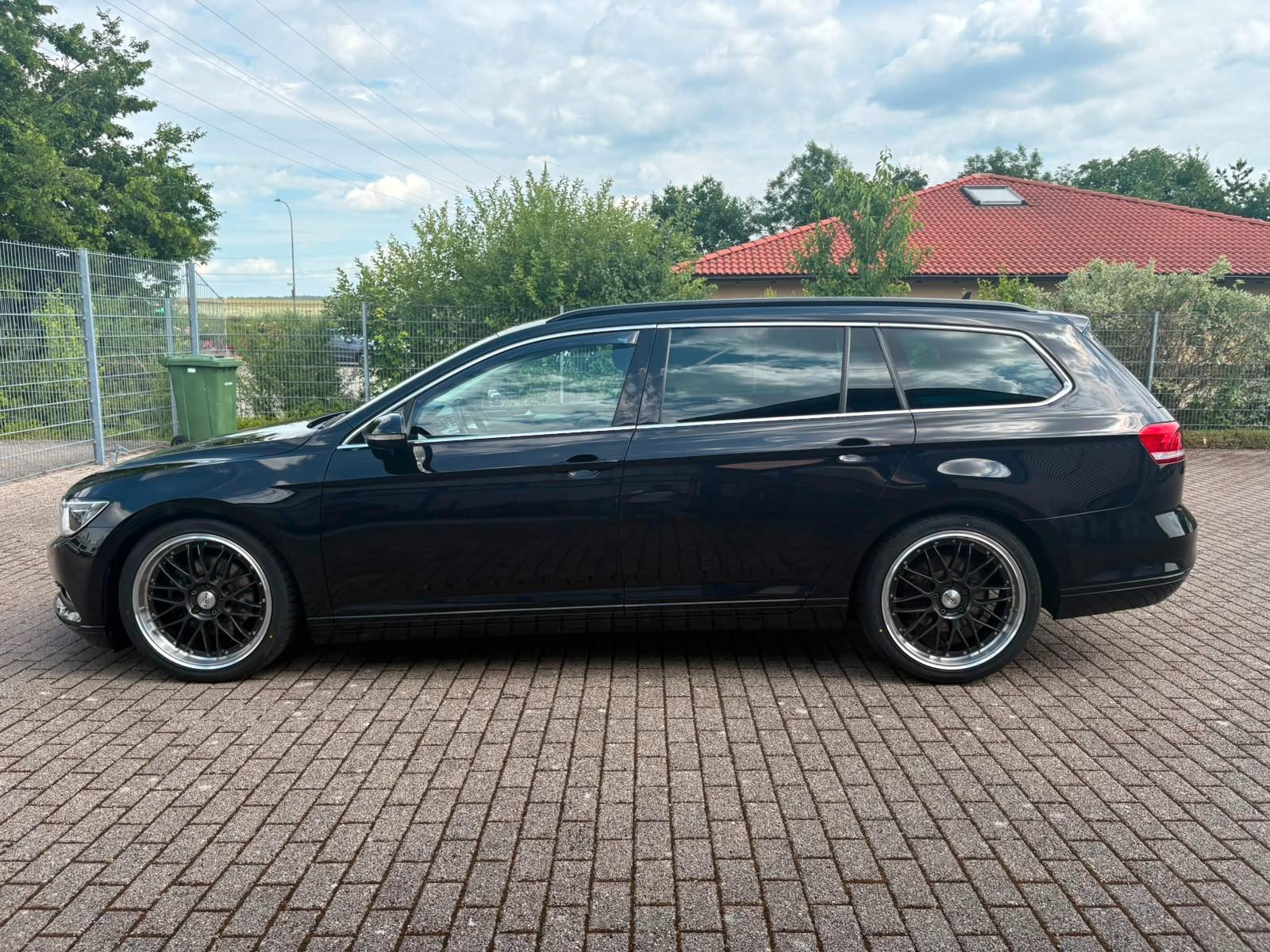 Volkswagen PASSAT VARIANT 2.0 TDI COMF.L. AHK NAVI LM 19"