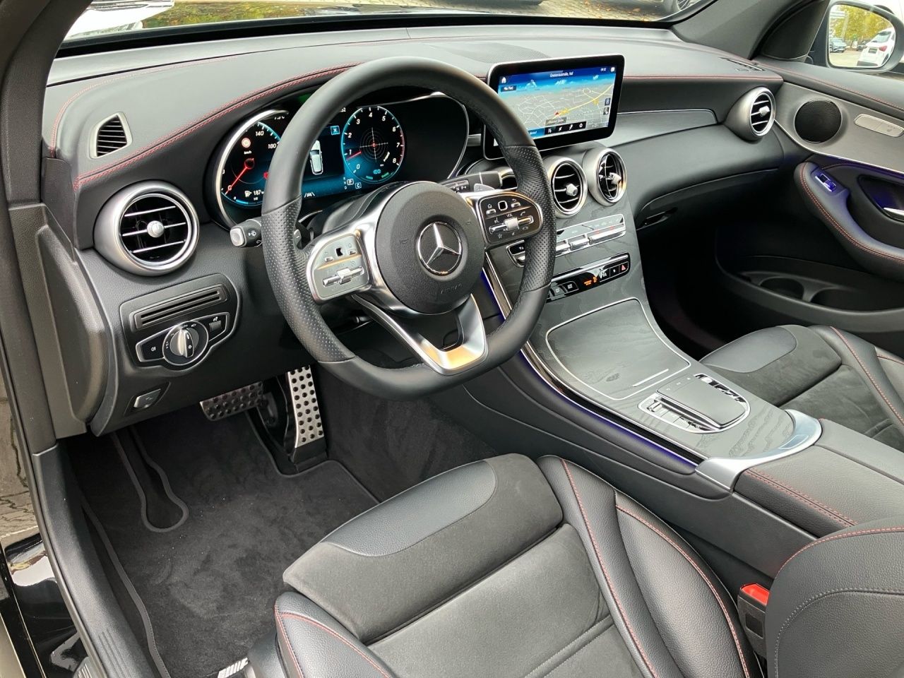 Fahrzeugabbildung Mercedes-Benz GLC 200 4M AMG Plus+Night+360°+Totw+Ambi+LED+20'