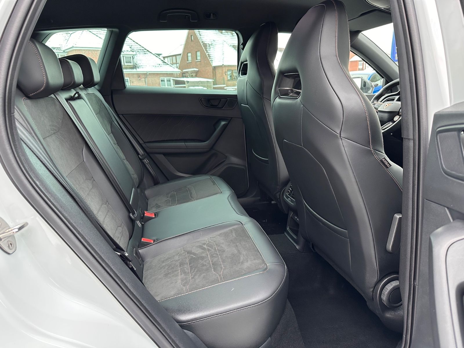 Fahrzeugabbildung CUPRA Ateca 1.5 TSI DSG ACC/Navi/SHZG/eHeck/LED/Travel