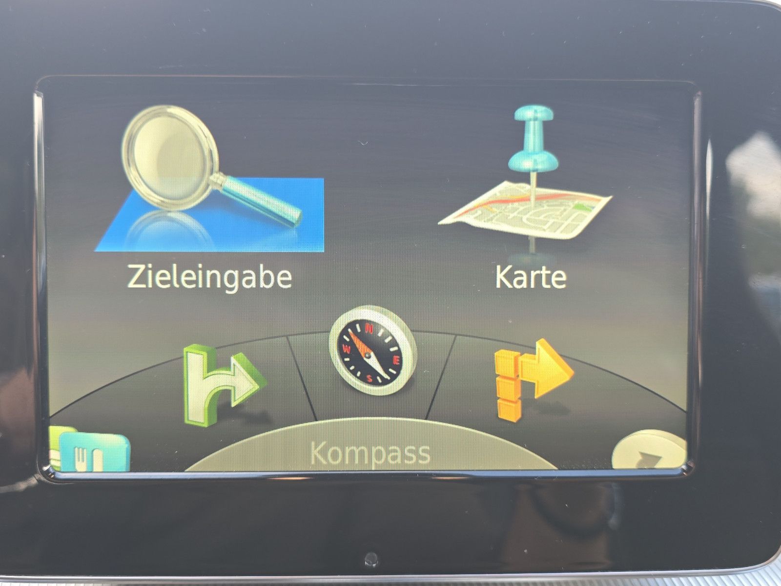 Fahrzeugabbildung Mercedes-Benz 180 CLA Shooting Brake /AUT/NAVI/PDC/LED/NIGHT