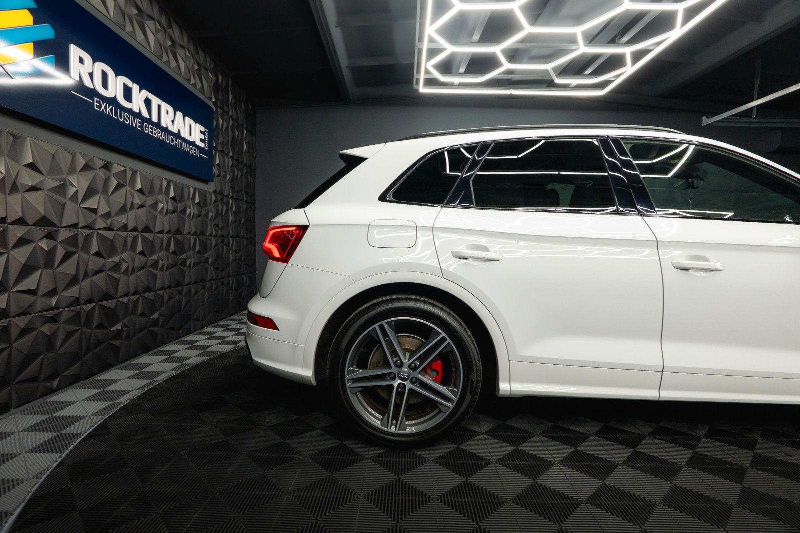 Fahrzeugabbildung Audi SQ5 3.0 TDI quattro Optik-Paket Schwarz *LED*19%