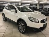 Nissan Qashqai 1.6i Automatik°Rückfahrkam°Panoram 48Tkm - Nissan Qashqai mit Benzin-Antrieb: Leder, Navigationssystem, Geländewagen, 1.6