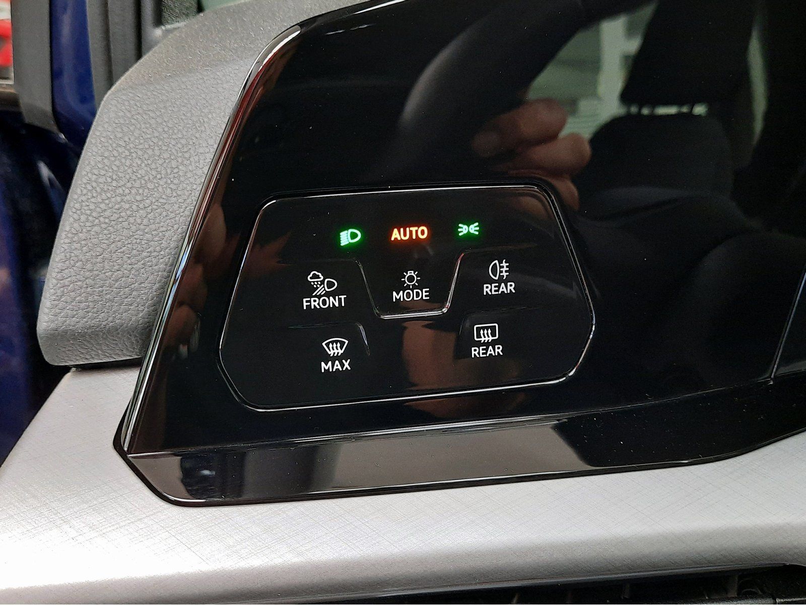 Fahrzeugabbildung Volkswagen Golf Variant Life eTSI DSG *Navi*PDC**LED*ACC*
