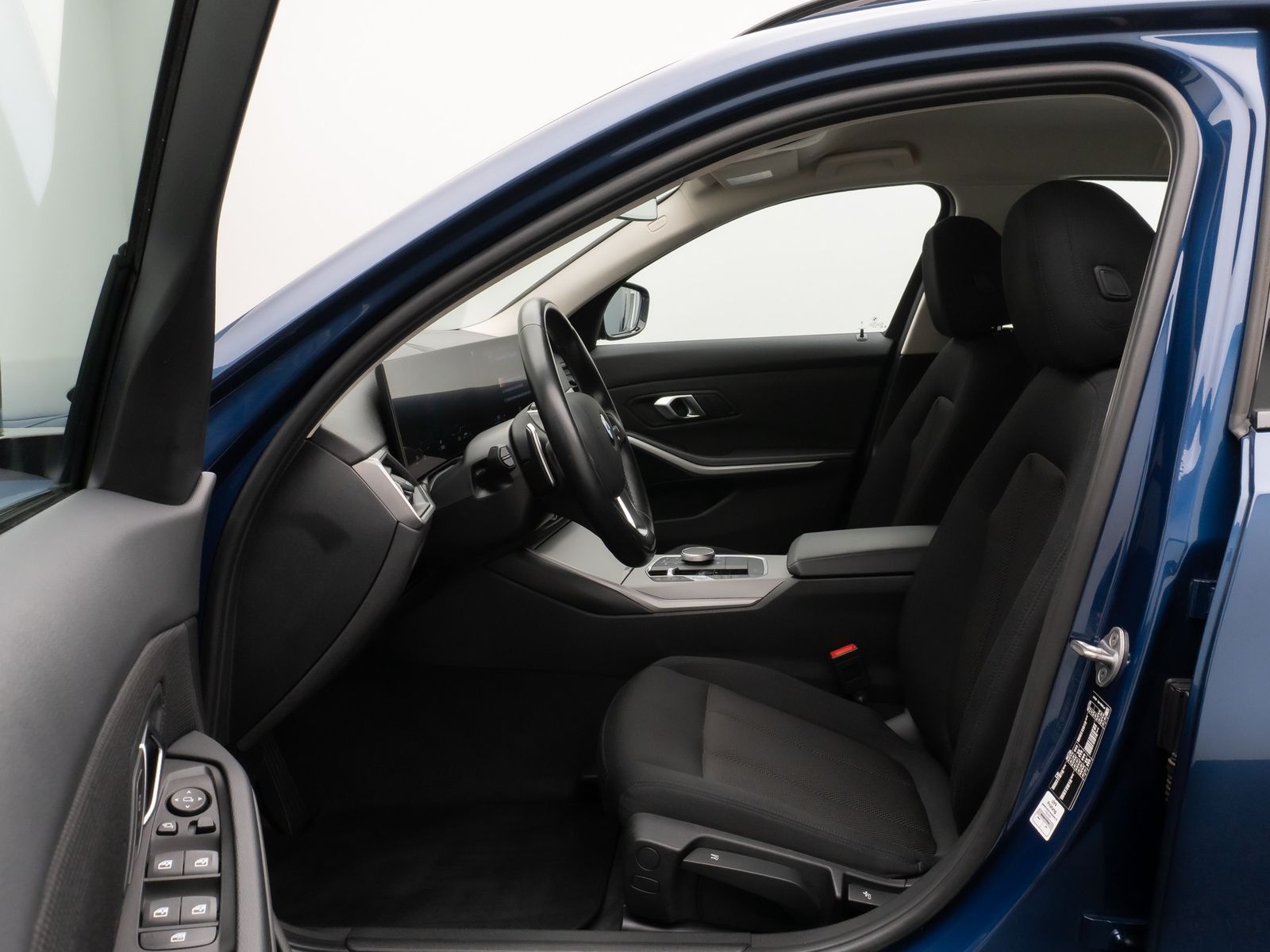 Fahrzeugabbildung BMW 318i DAB CockPit+ Widscreen Geschwindigkeitsreg
