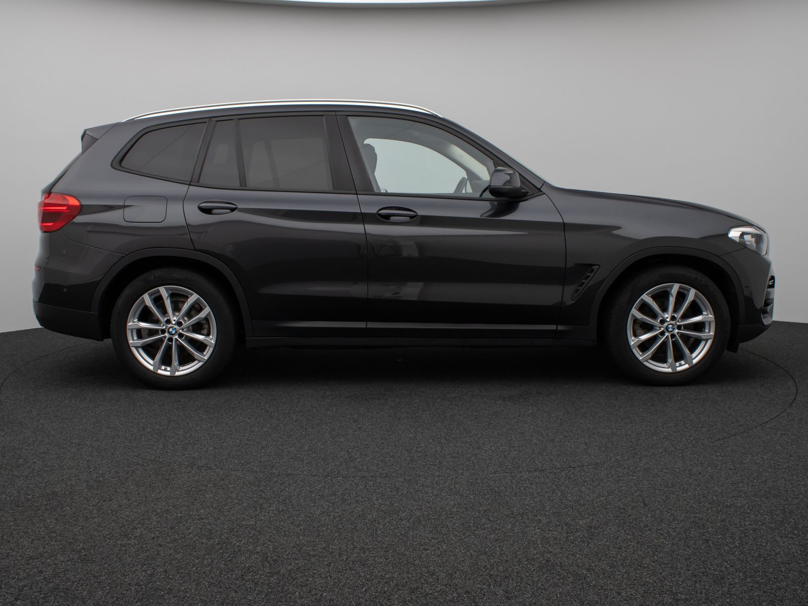 Fahrzeugabbildung BMW X3 xD20d Panorama Kamera DAB HiFi AHK Alarm 19"