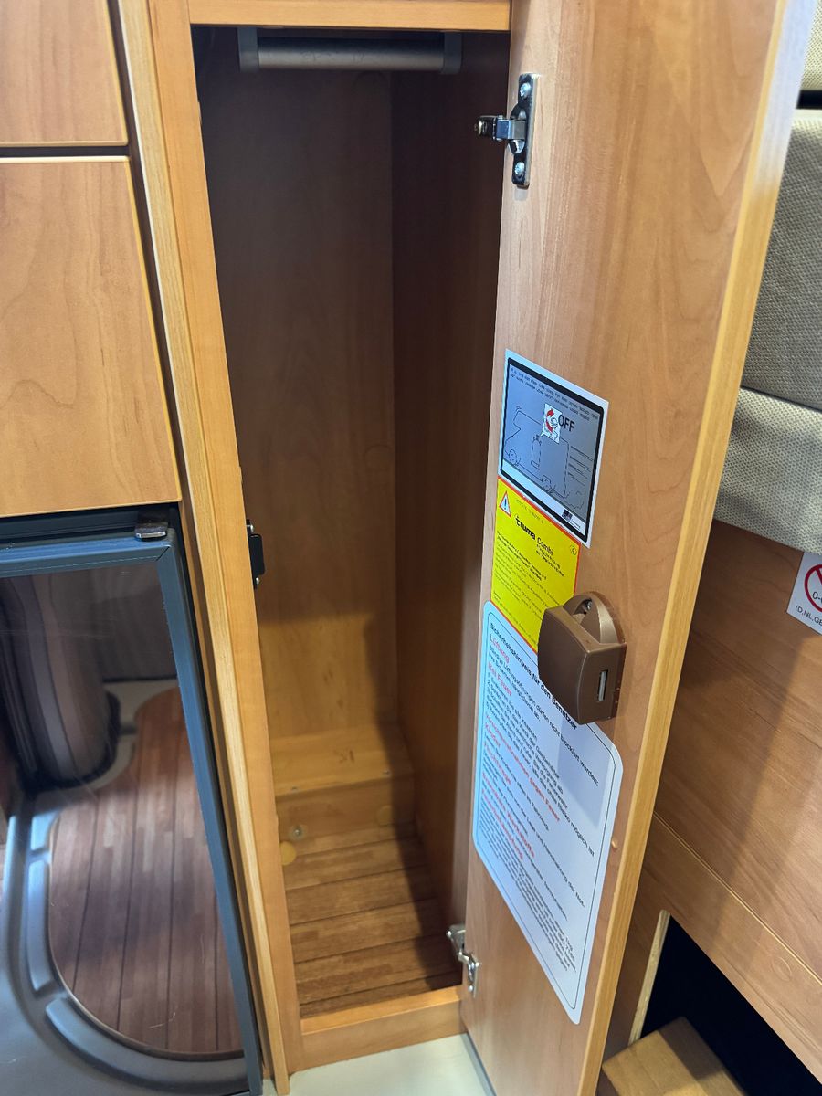 Fahrzeugabbildung Pössl 540 ROADCAMP R NAVI KAMERA RAUMBAD 1.HAND