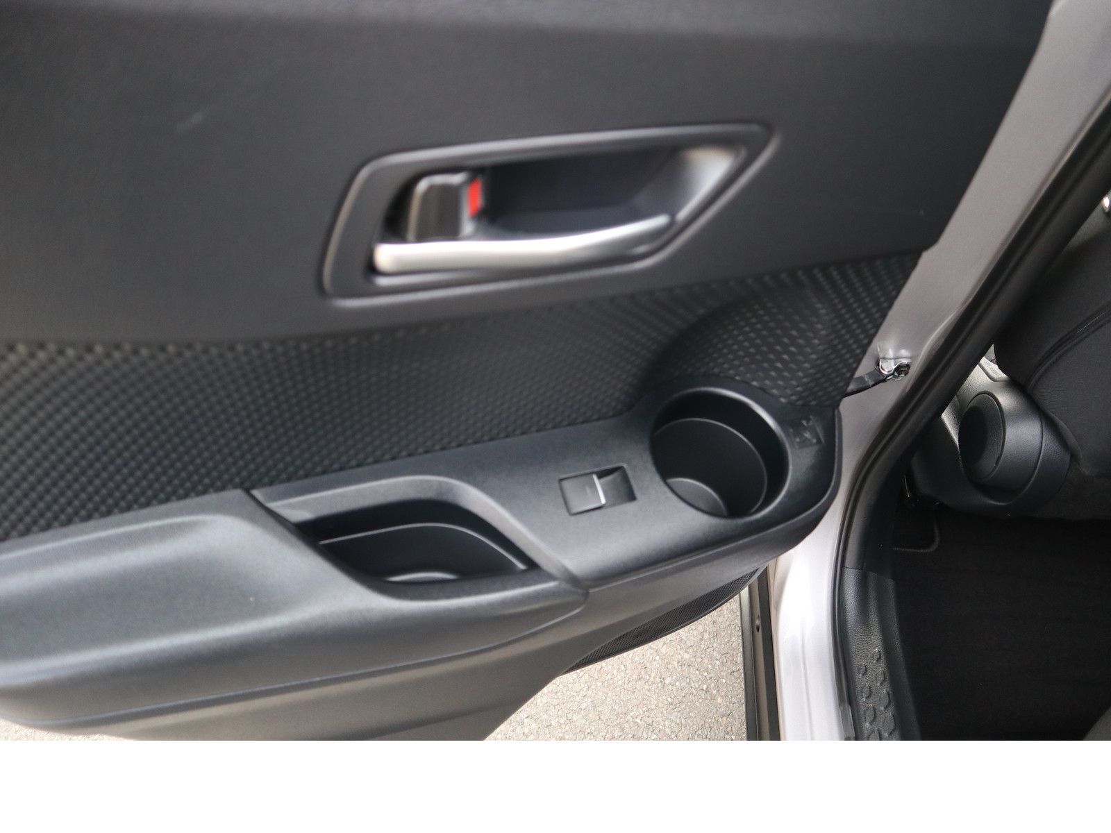 Fahrzeugabbildung Toyota C-HR Hybrid Team D Totwink/SHZ/Scheckheftgepfleg