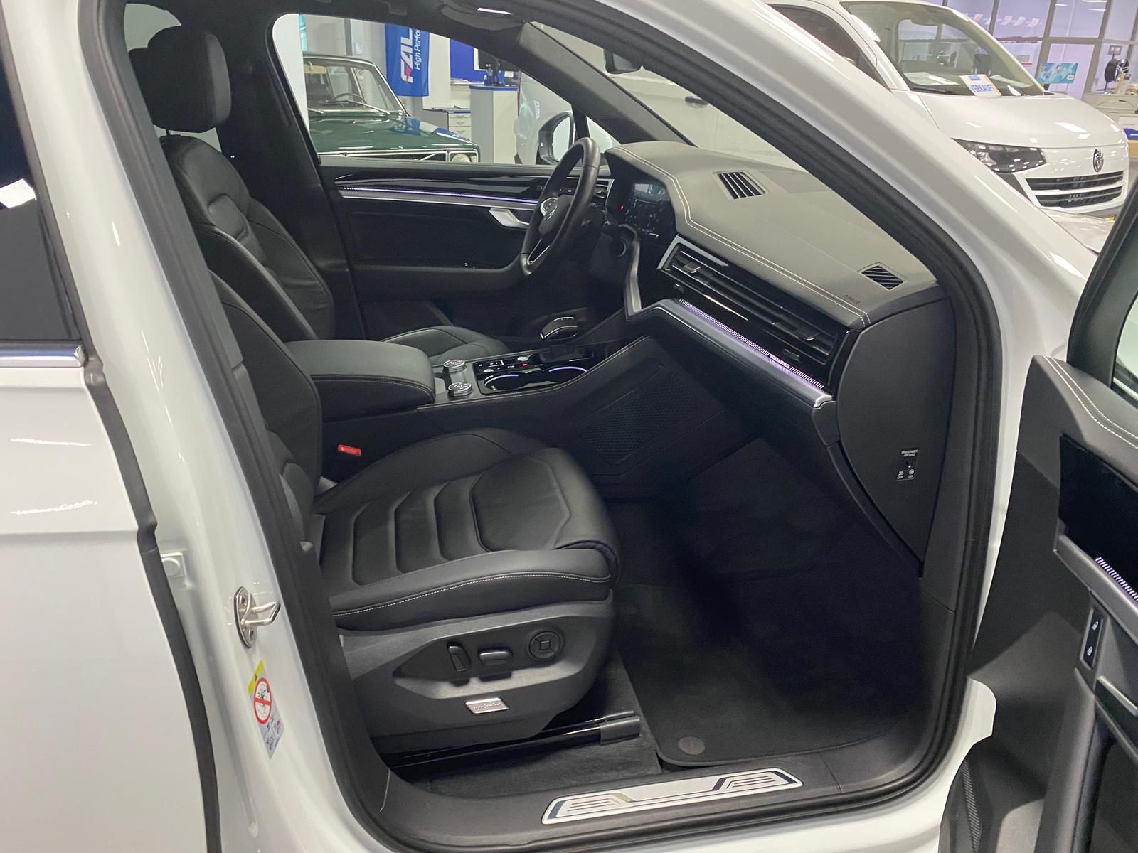 Fahrzeugabbildung Volkswagen Touareg 3.0 V6 TDI 4Motion Elegance+AHK