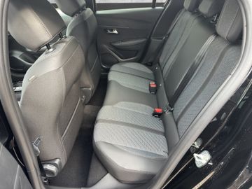 Peugeot 208 Allure HYBRID 110 e-DSC6 +KAM+SHZ+PDC+LED