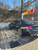 Mercedes-Benz E 200 Autom. - - Mercedes-Benz E 200: Schwarz, Soundsystem, Limousine