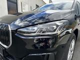 BMW 225e xDrive AT Hybrid || AHK Kamera DrivAssist - BMW 225 Active Tourer in Duisburg