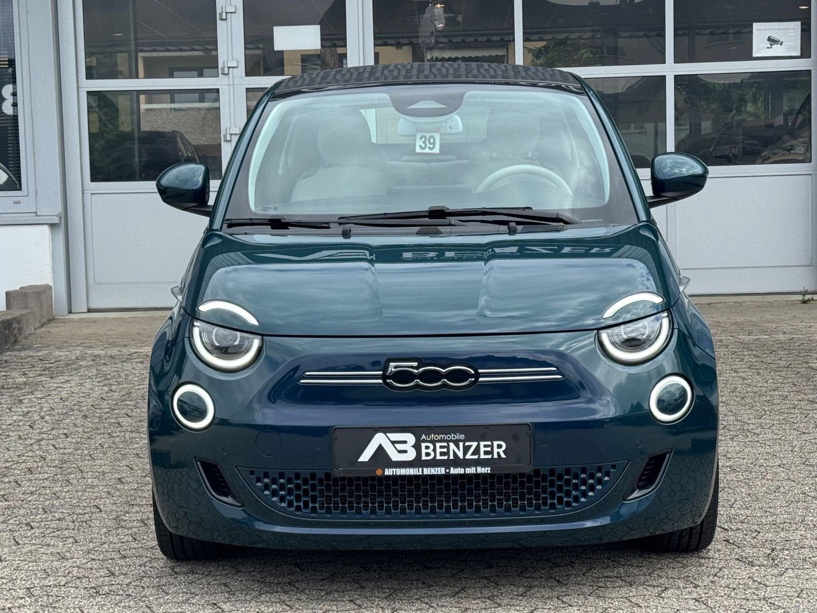 Fahrzeugabbildung Fiat 500 e La Prima/Leder/LED/R-Cam/ACC/Navi/SHZ