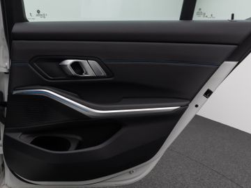 Fahrzeugabbildung BMW M340d xDr Hi-Fi M Sportfahrwerk Comfort Paket