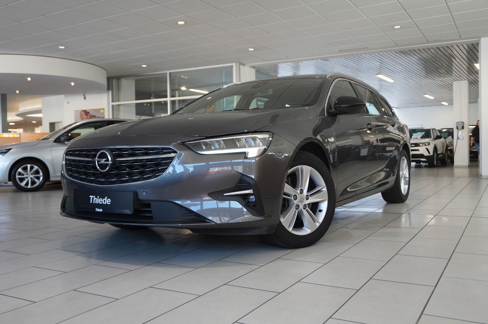 Fahrzeugabbildung Opel Insignia B ST 2.0D BUSINESS NAVI/LED/KAMERA/HUD