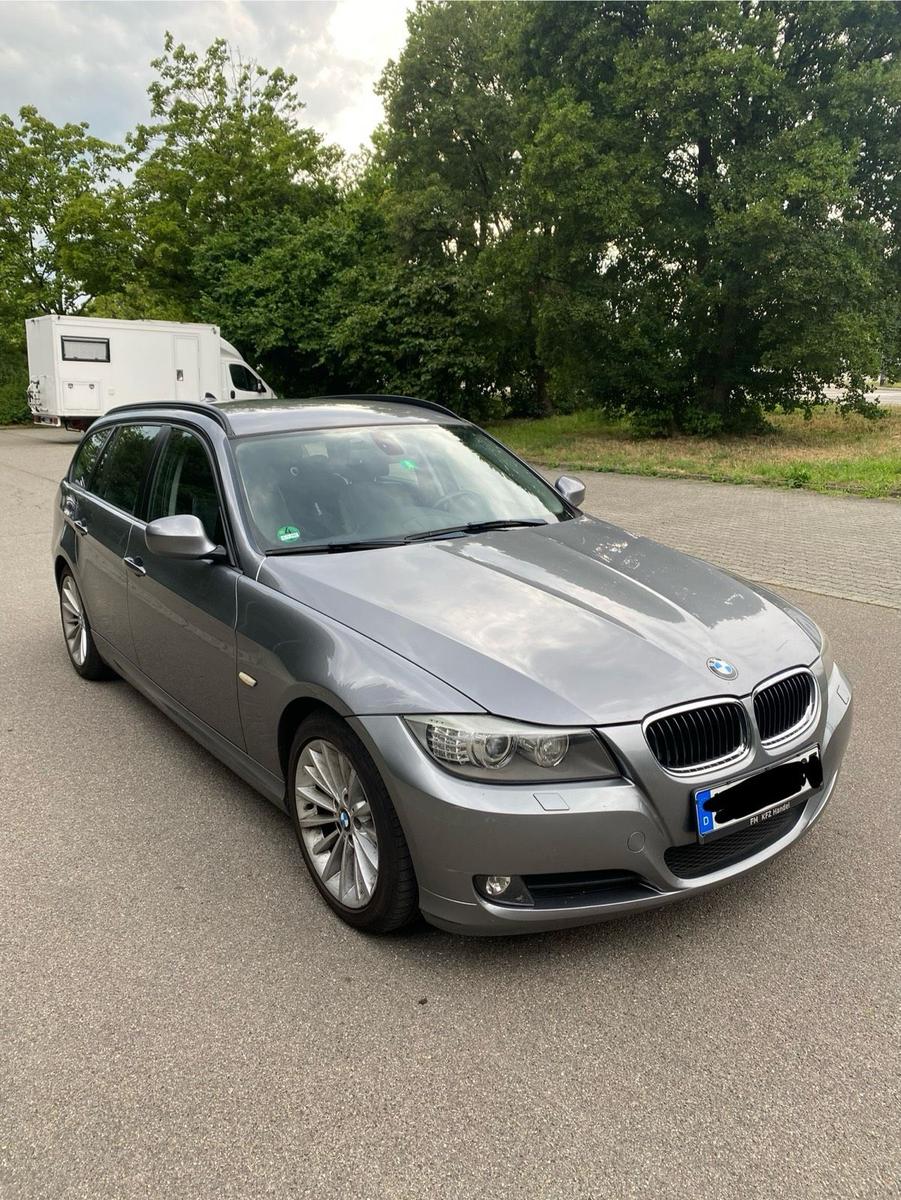 BMW 123 2012 — салон