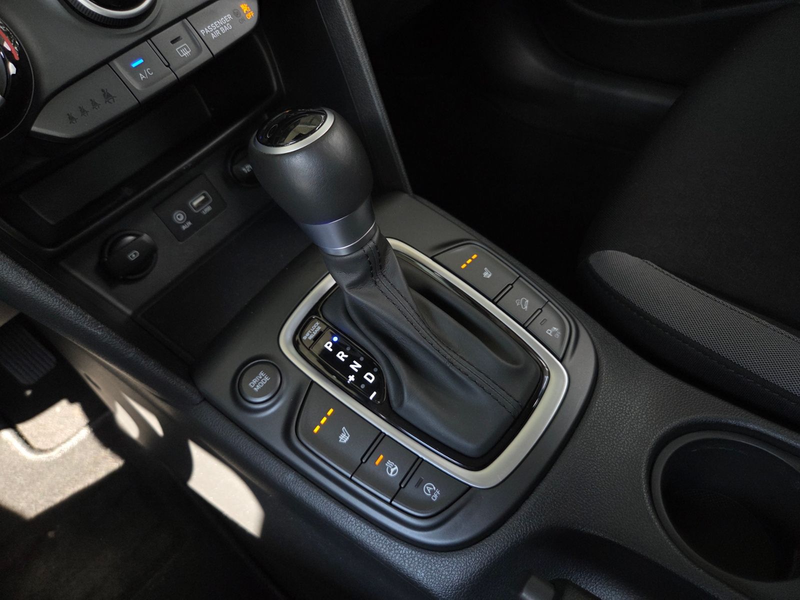 Fahrzeugabbildung Hyundai KONA Trend 2WD KLIMA LED NAV SHZ ALU