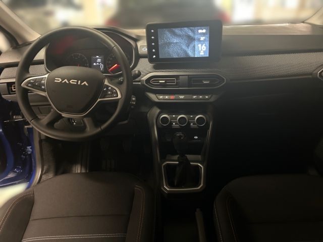 Fahrzeugabbildung Dacia Sandero Stepway Expression TCe 90 Media Nav Wint