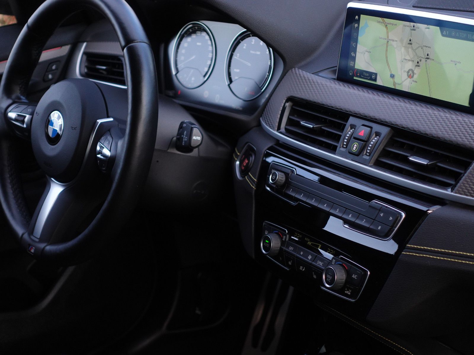 Fahrzeugabbildung BMW X2 xDrive20i Aut. M Sport Shadow HiFi AHK Cam