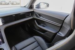 PORSCHE Taycan Sport Turismo Turbo S / SURROUND / PDLS+