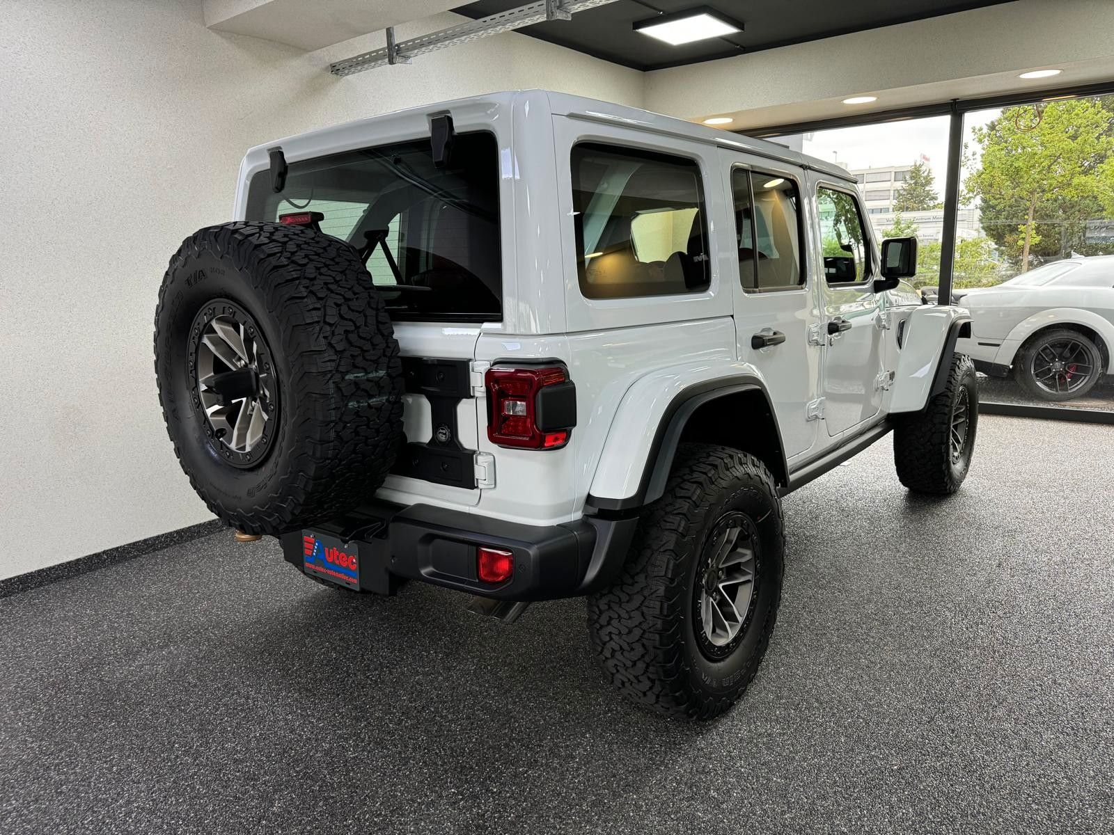 Fahrzeugabbildung Jeep RUBICON 392-6.4L HEMI V8-RECON 35"-STEEL BUMPER