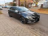 Volvo V60 T6 Geartronic Summum R-Design AWD  - Volvo Gebrauchtwagen in Hamburg