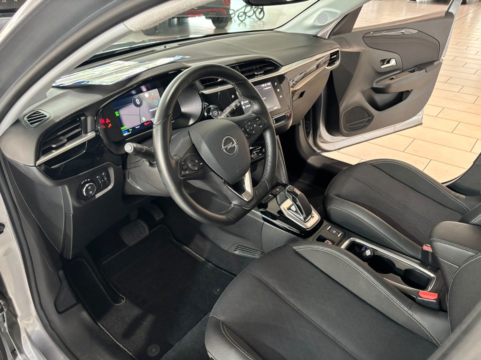 Fahrzeugabbildung Opel Corsa-e F ELEGANCE 3-PHASIG NAVI/LED/KAMERA/DAB+