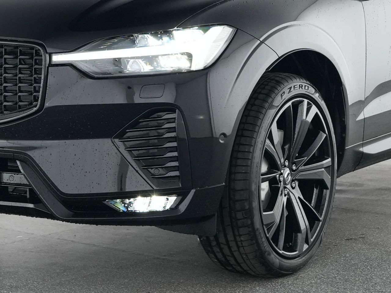 Fahrzeugabbildung Volvo XC 60 B5 Ultra Black Edition AWD |