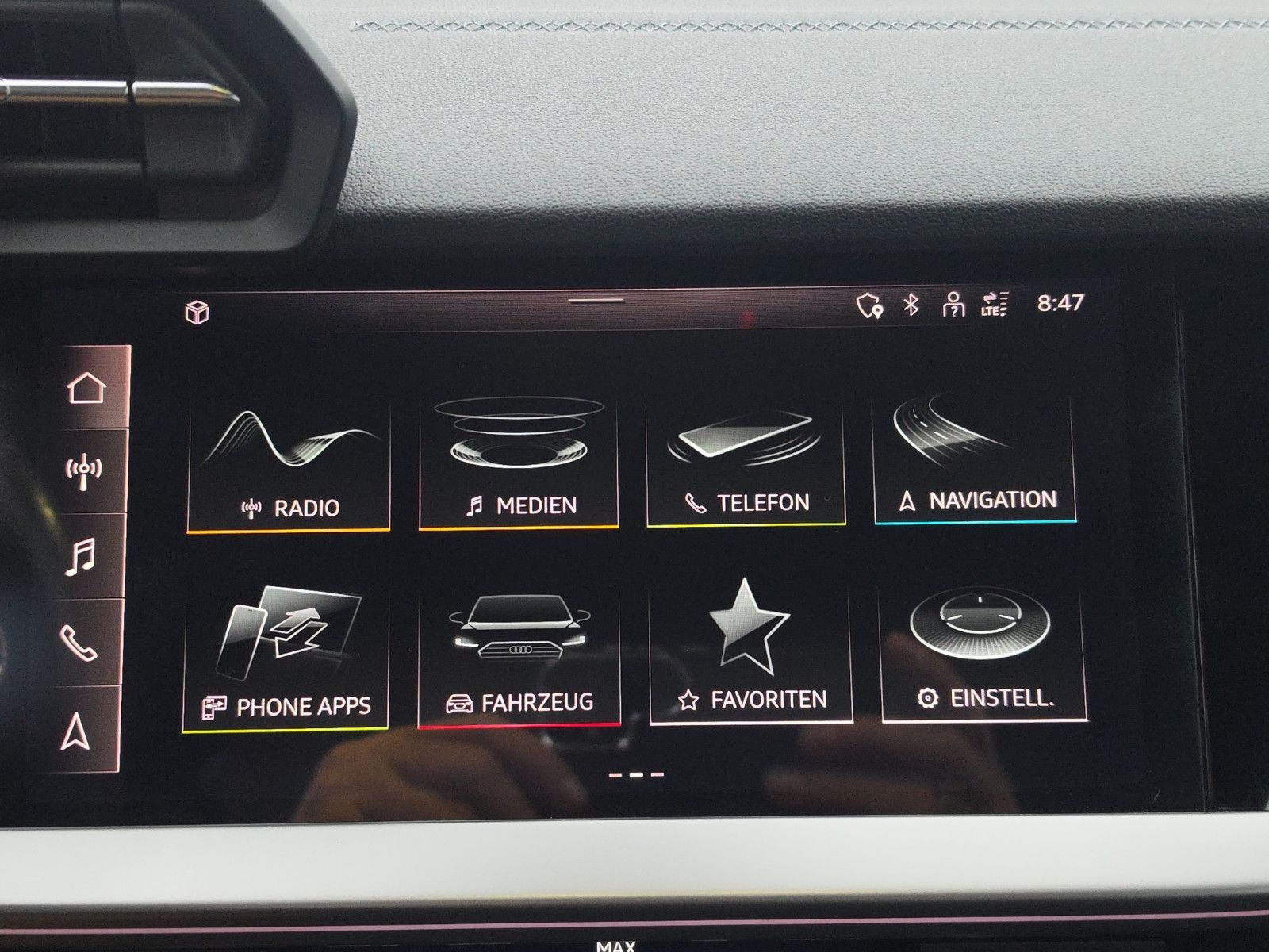 Fahrzeugabbildung Audi A3 Sportback 30 TDI S line LED AHK Kamera