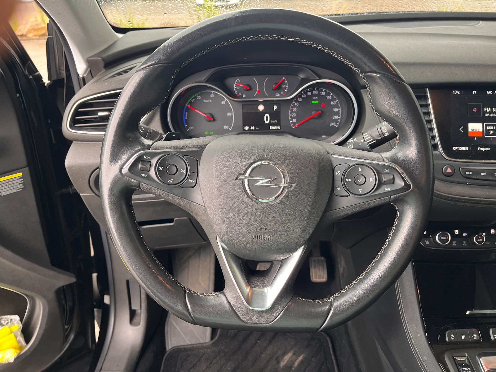 Fahrzeugabbildung Opel Grandland (X) Ultimate 1.6 Hybrid