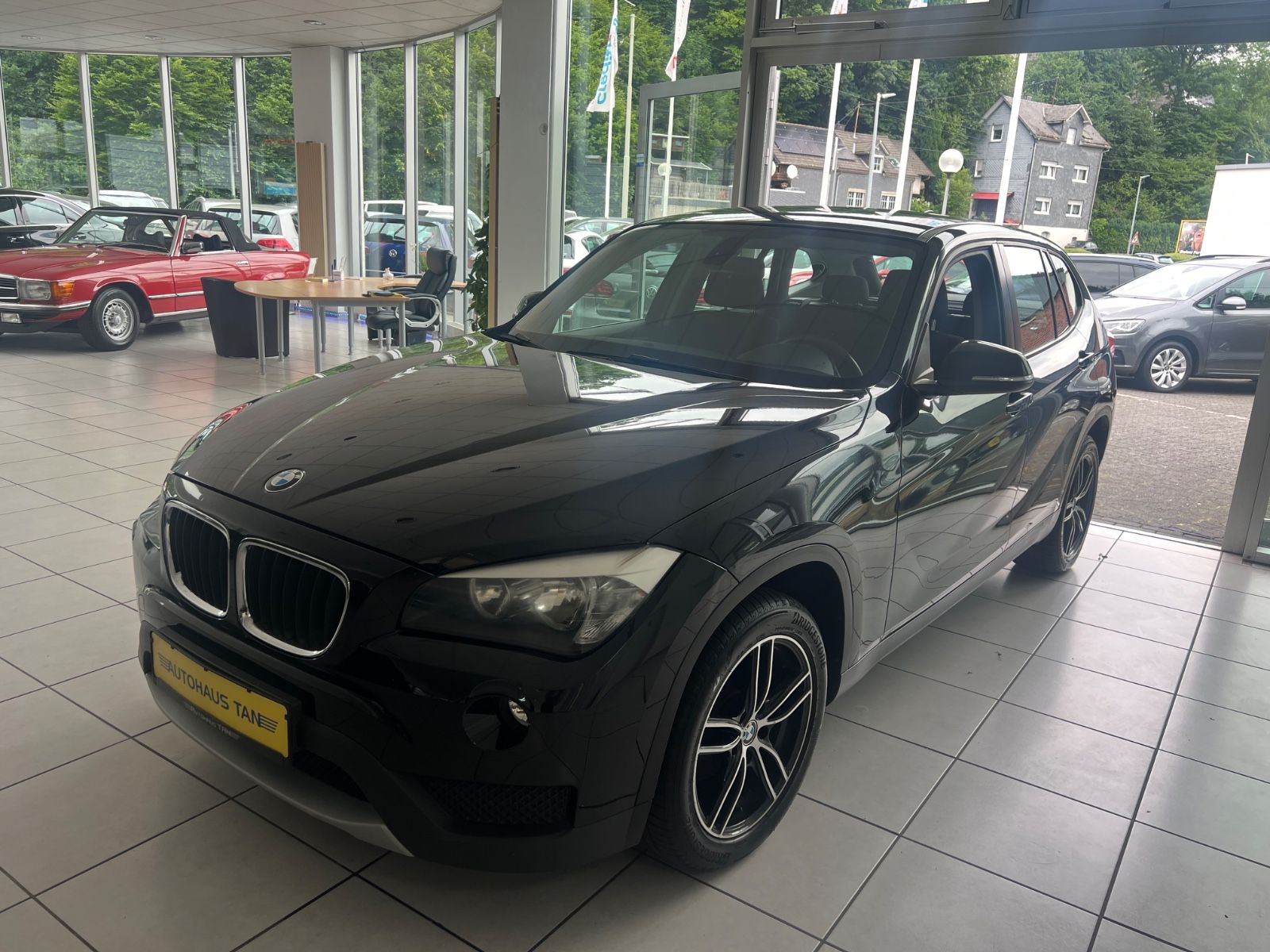 Fahrzeugabbildung BMW X1 18 d xDrive * AUTOMATIK *