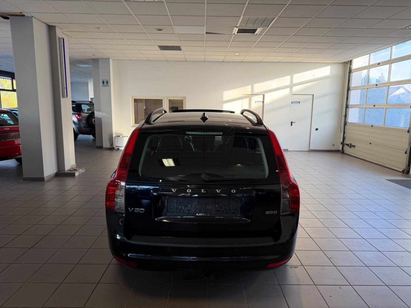 Volvo V50 2009 — photo 7