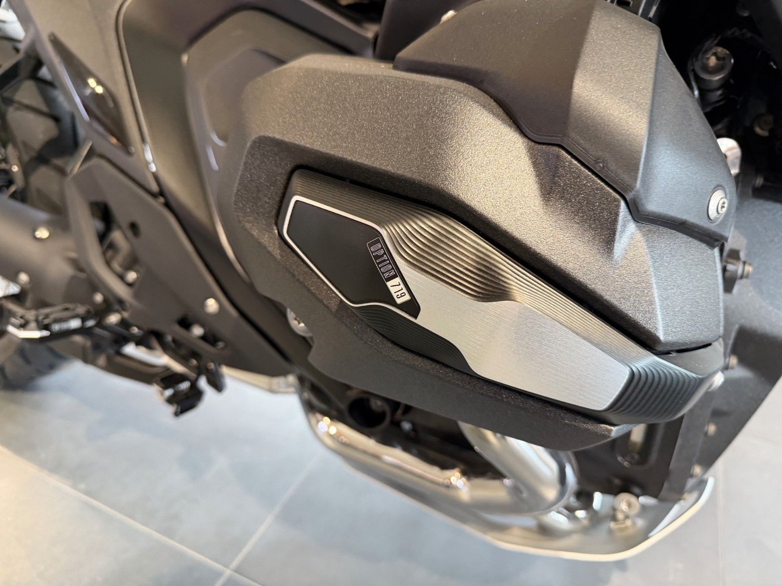Fahrzeugabbildung BMW R 1300 GS ASA Option 719 Voll.