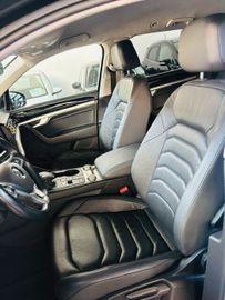 Volkswagen Touareg - 12