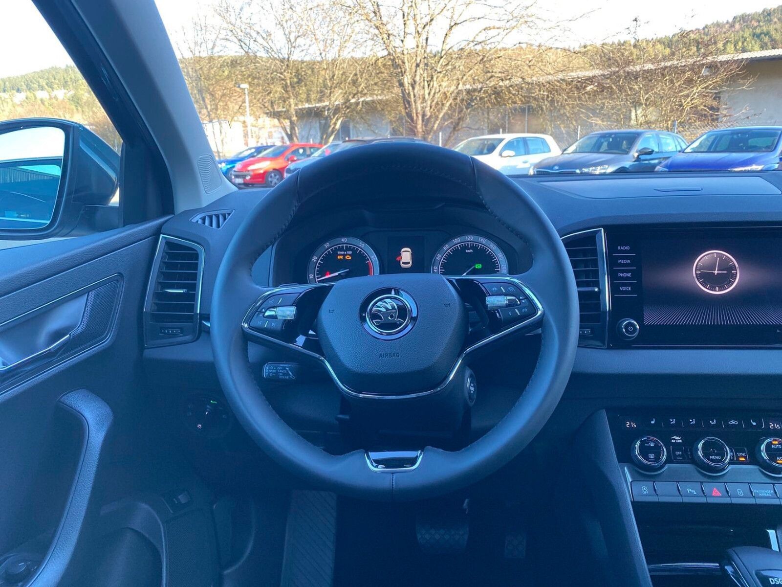 SKODA Karoq 1.5 TSI Clever DSG / LED / NAVI / ACC / SI - Image 10
