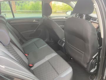 Volkswagen Golf - 5