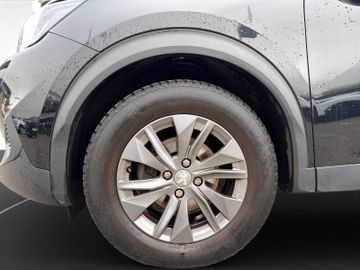 Peugeot 2008 1.2 PureTech 100 Active Pack Kam.+LED+SHZ