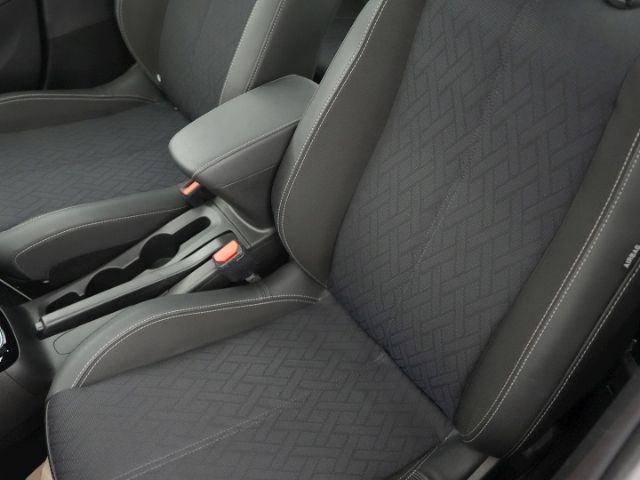 Corsa F ELEGANCE+LED LICHT+NAVI+SITZ-/LENKRADHEI