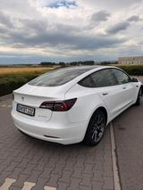 Tesla Model 3 DualMotor TÜV neu LongRange AHK Garantie - Tesla Model 3 in Stuttgart
