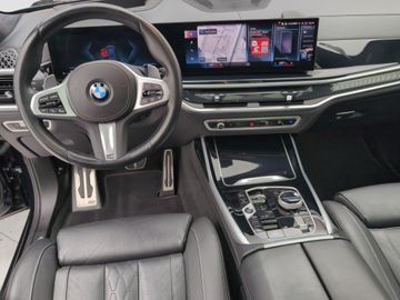 BMW X7 - 11